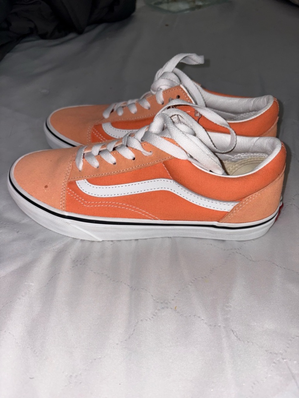 Juniors size 6.0 Vans Low Top Sneakers - Orange & White *new with tags*
